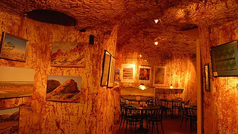An Entire Town in South Australia Lives Underground to Escape the Heat